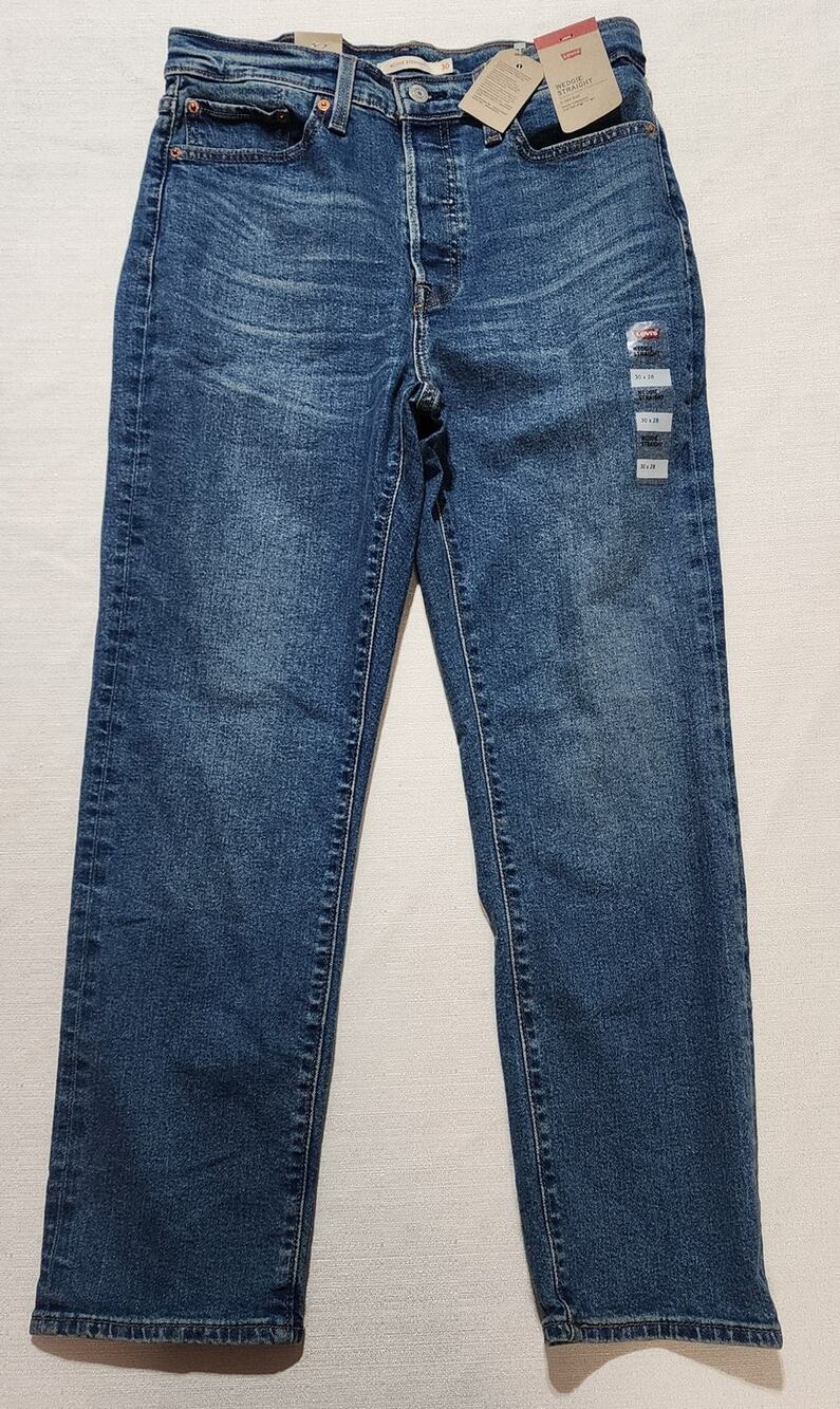 Levi's wedgie straight women size W30''xL28''-button fly